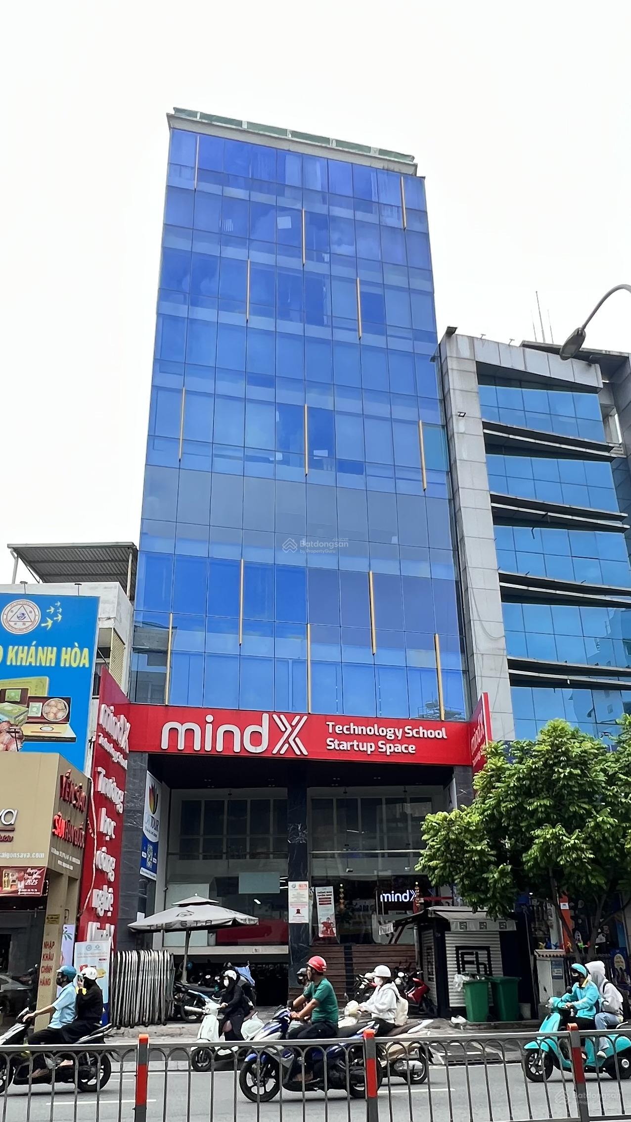Ngộp Bank - Bán toà Building MT ngay CX Đô Thành Quận 3 - DT 11x20m, XD hầm 7 tầng - giá 42 tỷ