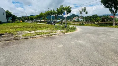 Chào bán lô góc ngã 3 Hòa Liên 2 - View kênh mát mẻ. Gần đường ĐT 601 - Ngan 9m3 - Giá 5,25 tỷ