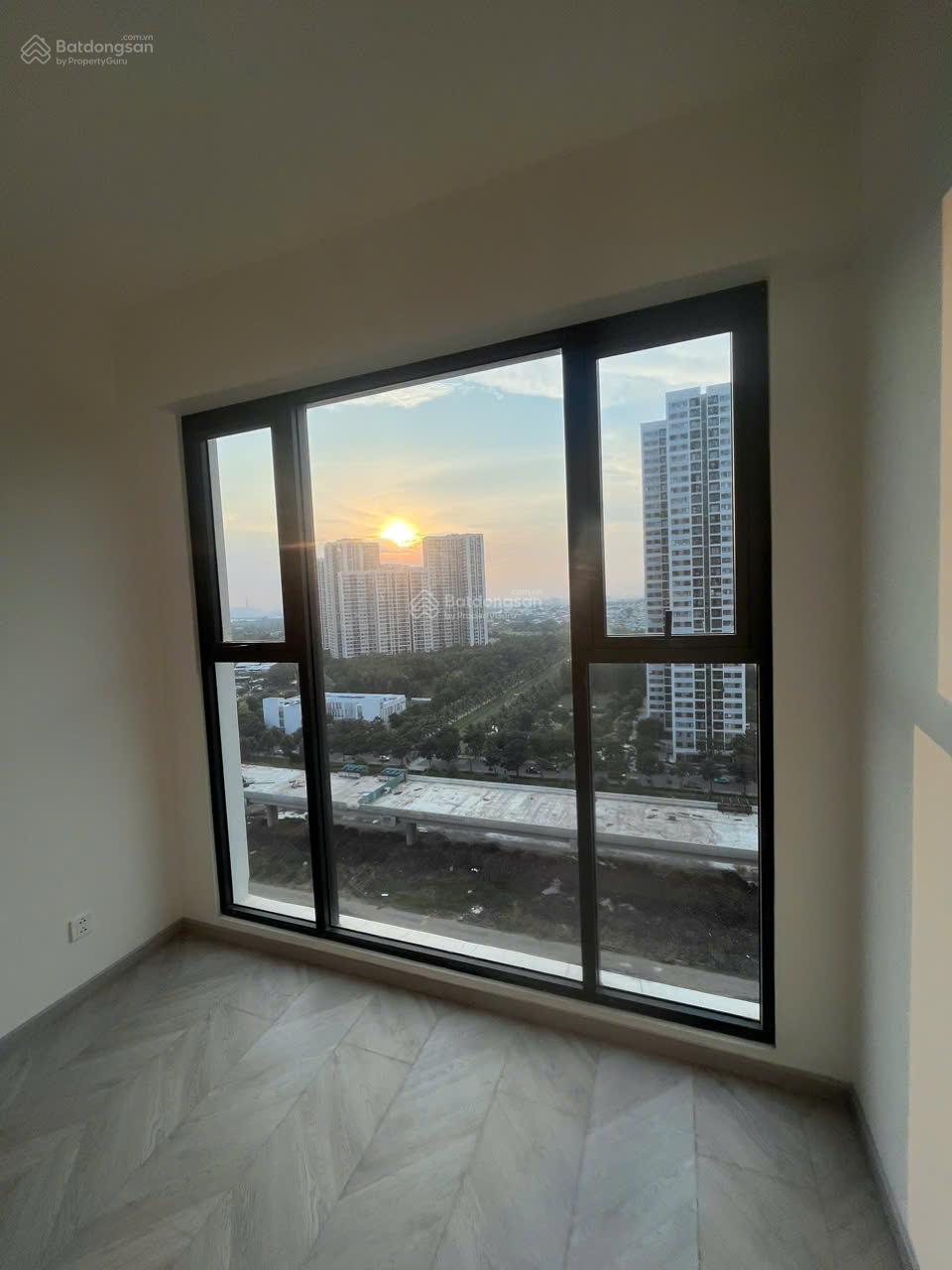 Gấp 1 căn 2PN - Lumiere Boulevard - Chỉ 4,584 tỷ tháp E - tầng cao - Nhà mới - Giá tốt tại Vinhomes