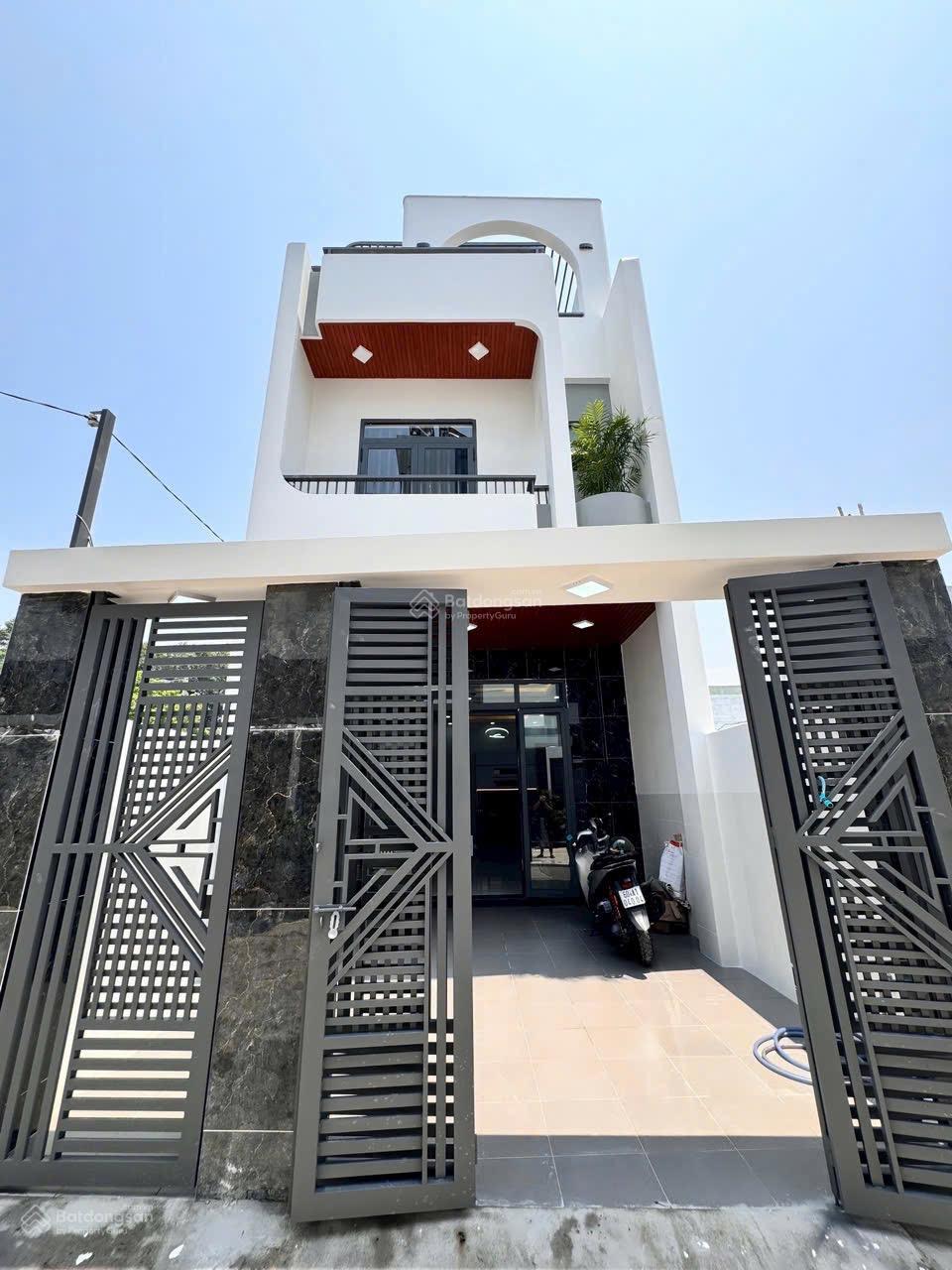 Chủ gởi bán nhà 1 trệt 2 lầu đỗ tấm (hoàn công) KDC Hoàng Minh Chánh P. Hoá An. Giá chỉ 4,550 tỷ