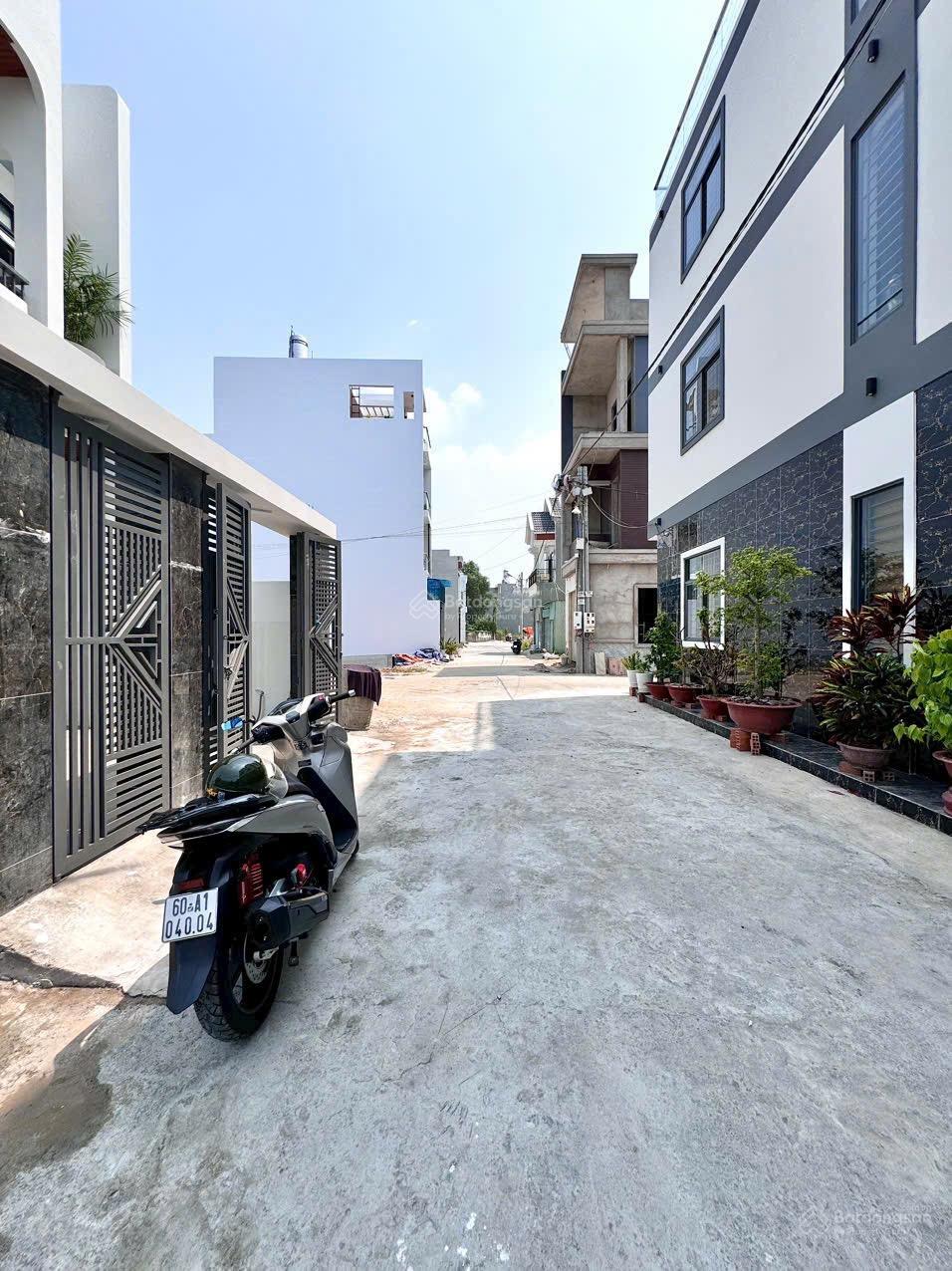 Chủ gởi bán nhà 1 trệt 2 lầu đỗ tấm (hoàn công) KDC Hoàng Minh Chánh P. Hoá An. Giá chỉ 4,550 tỷ