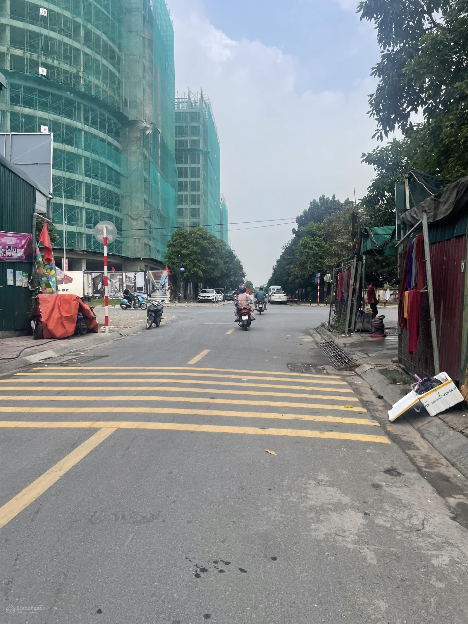 Bán nhà phố Vũ Xuân Thiều Sài Đồng 46m2 xây 7 tầng thang máy gara oto full nội thất giá chỉ 14.65ty