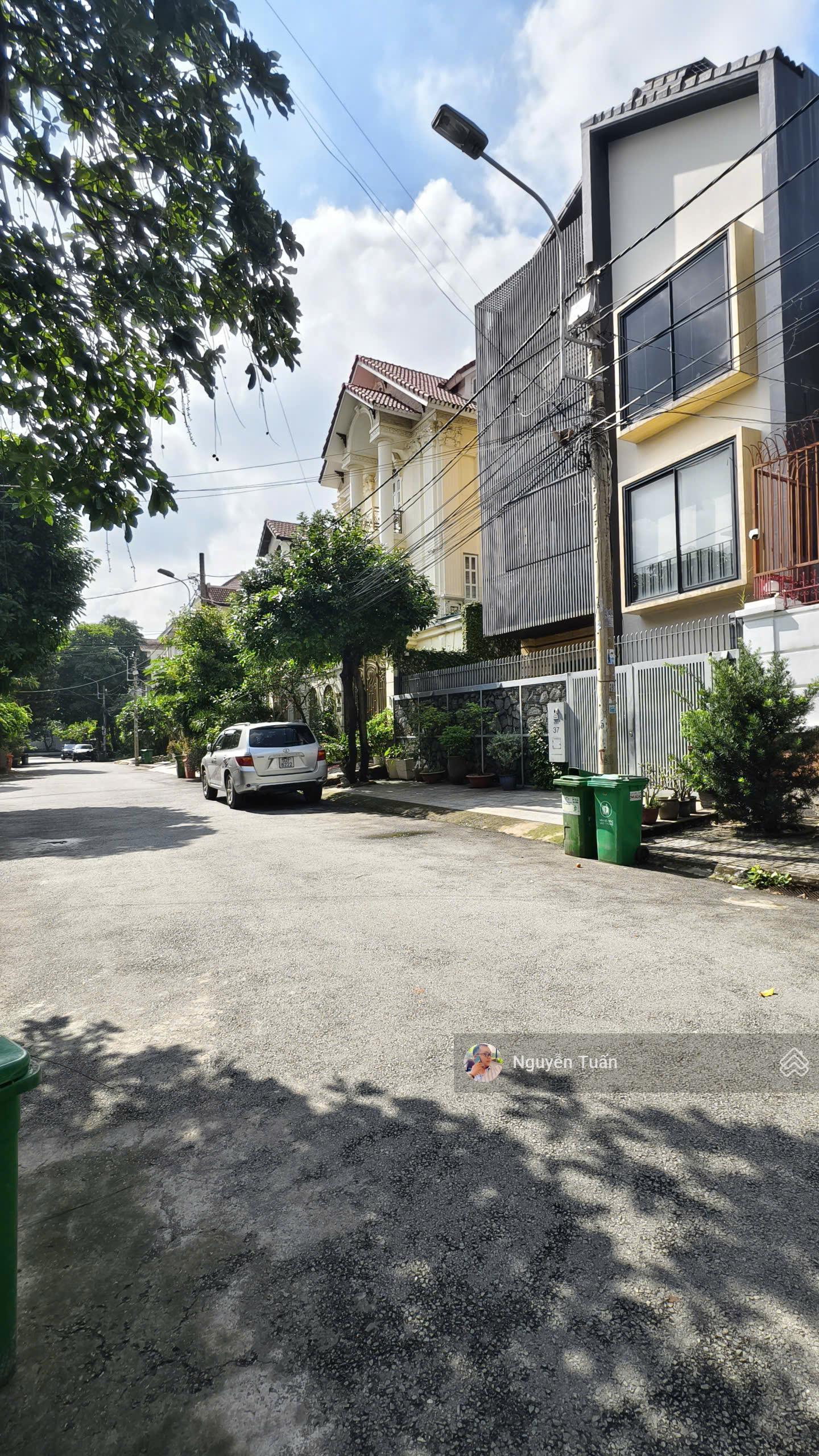 BÁN BIỆT THỰ ĐẸP NGUYỄN VĂN HƯỞNG THẢO ĐIỀN - 160M² - 1 TRỆT 1 LẦU - 4PN BÁN BIỆT THỰ ĐẸP NGUYỄN VĂN HƯỞNG THẢO ĐIỀN - 160M² - 1 TRỆT 1 LẦU - 4PN