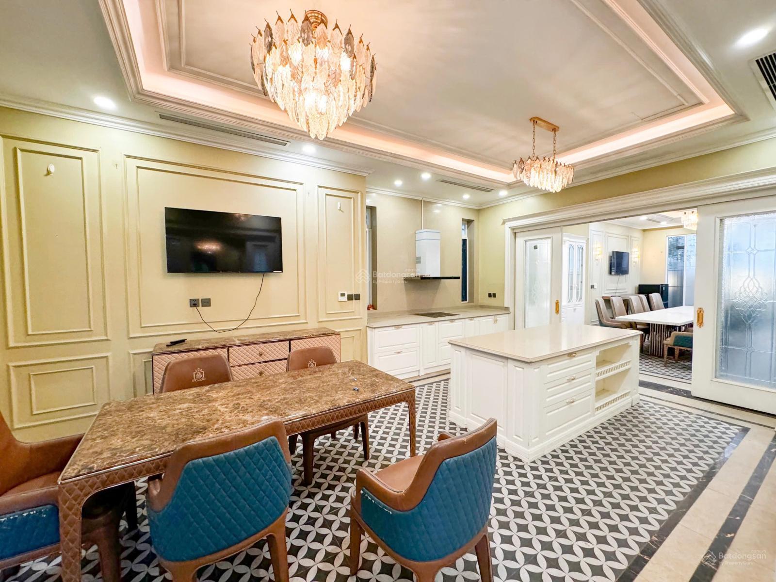 Bán biệt thự đơn lập tại Vinhomes Riverside, 136,2 tỷ, 415m2, pháp lý đầy đủ, full nội thất xịn