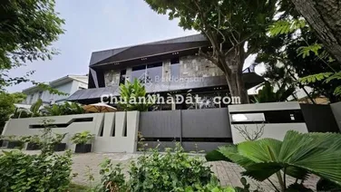Cần bán gấp căn biệt thự đơn lập nhà siêu đẹp full nội thất cao cấp ở ngay, dt 365m2, bán 120 tỷ