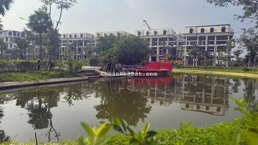 Chính chủ cần tiền bán gấp căn mặt đường 18.5m view trung tâm thương mại