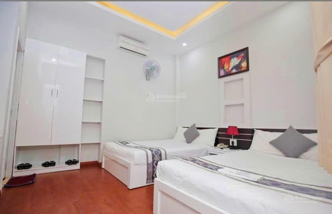 Khách sạn 5 tầng Phan Đình Phùng _ đi ra biển Trần Phú 300m  Giá: 42 tỷ