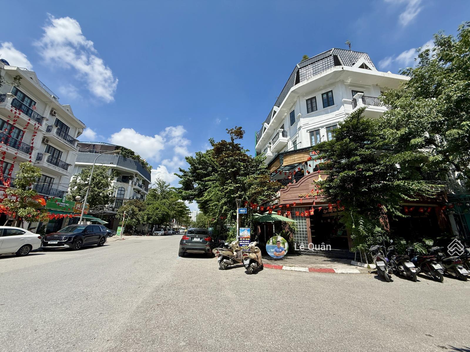 Bán LK 72m2 Đông Nam vị trí đẹp. Giá: 22,5 tỷ