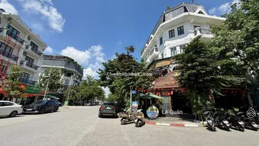 Bán LK 72m2 Đông Nam vị trí đẹp. Giá: 22,5 tỷ
