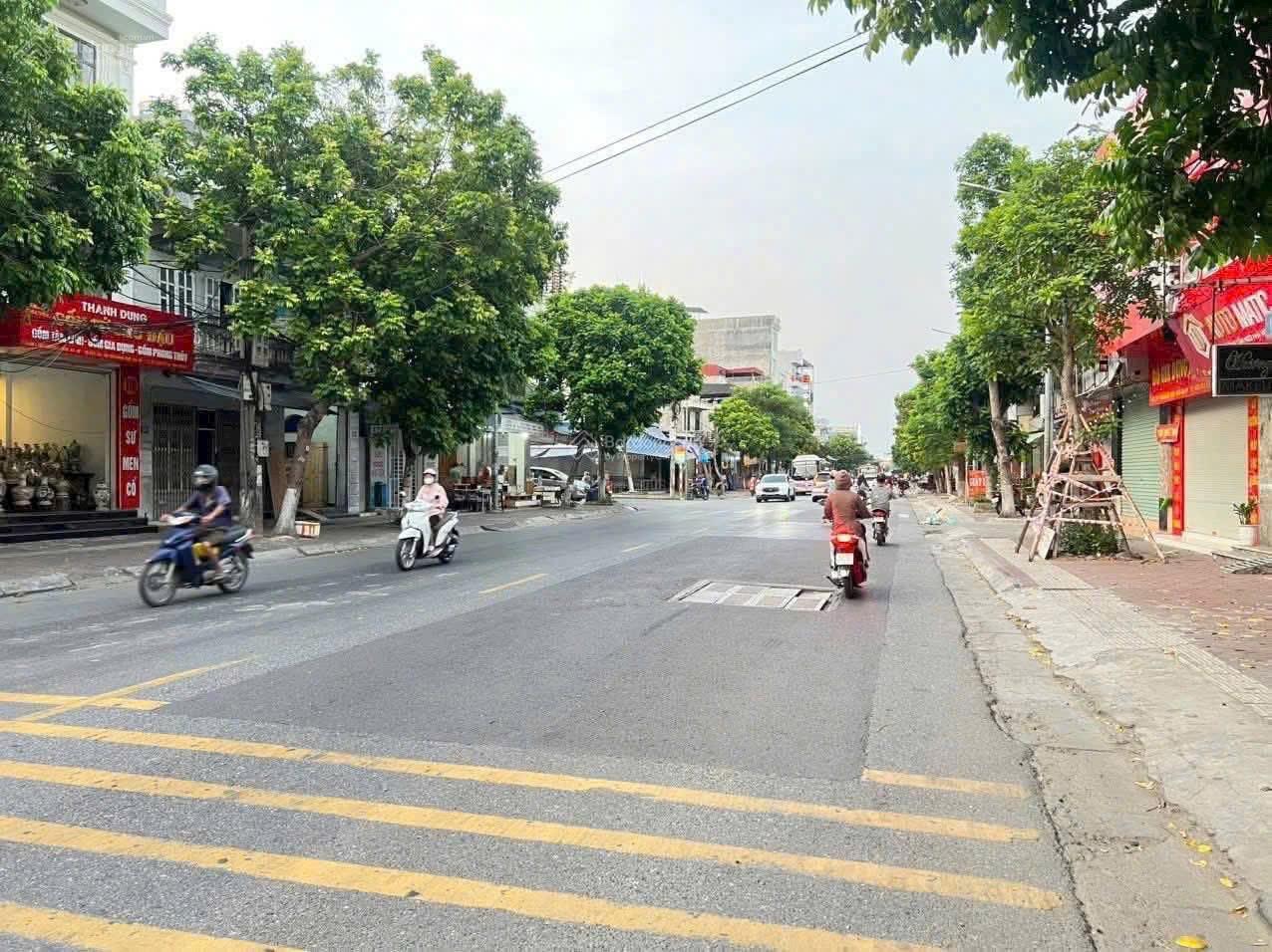 Hàng hiếm, mặt đường Trần Nhân Tông ngay đoạn đầu Quán Trữ. Kiến An