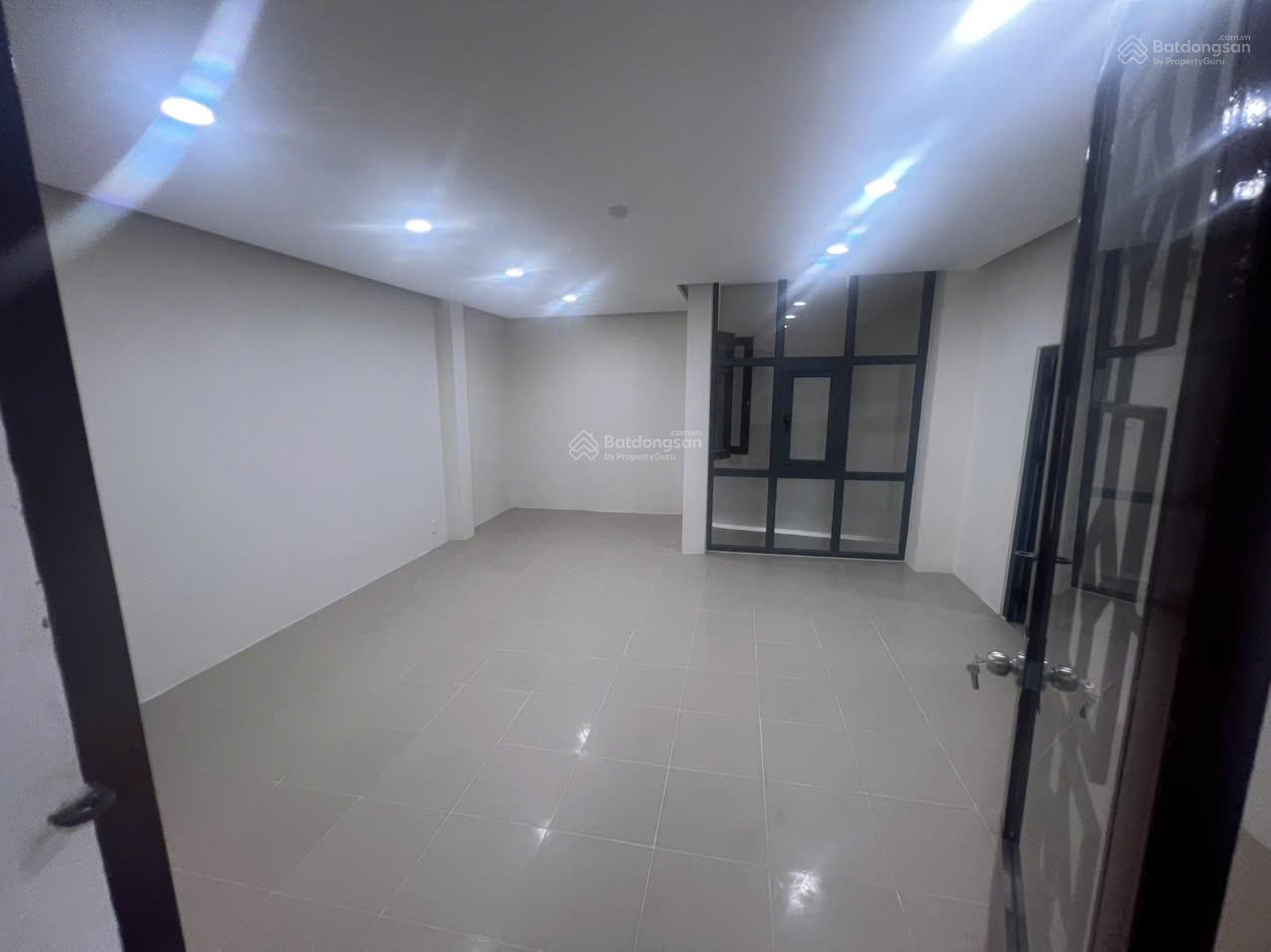 Building siêu hiếm (10 x 20m) hầm 5 lầu, chỉ 37 tỷ , HD thuê 85tr/th