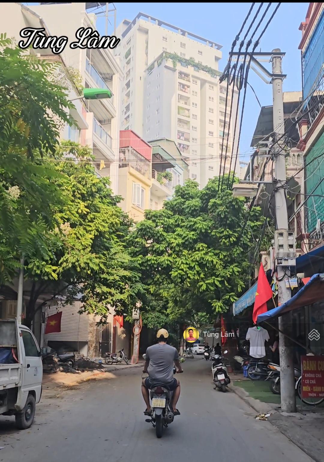 Ảnh thật! MP Gốc Đề Minh Khai, đường rộng 11m, vỉa hè to, DT 82.5m2 - MT 11.46m - gía hời 340tr/m2