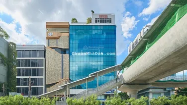 Cho thuê VP tòa nhà hạng B, sẵn Fitout đẹp, ngay Metro Điện Biên Phủ, DT 130m2