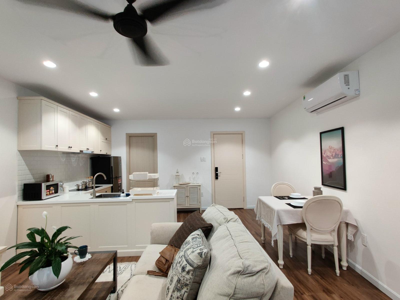 Bán nhà mặt tiền đường Bạch Mã, phường 15, quận 10. DT 13x25m