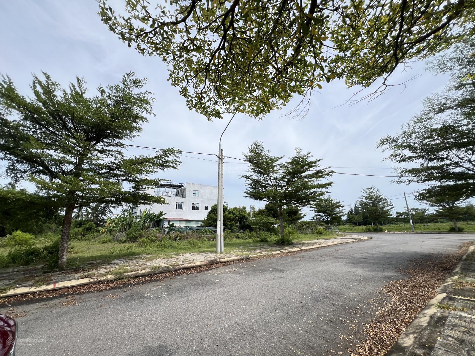 HOT CHÍNH CHỦ CẦN BÁN LÔ 171,5M HƯỚNG ĐÔNG KĐT SỐ 4 GIÁ 4 tỷ