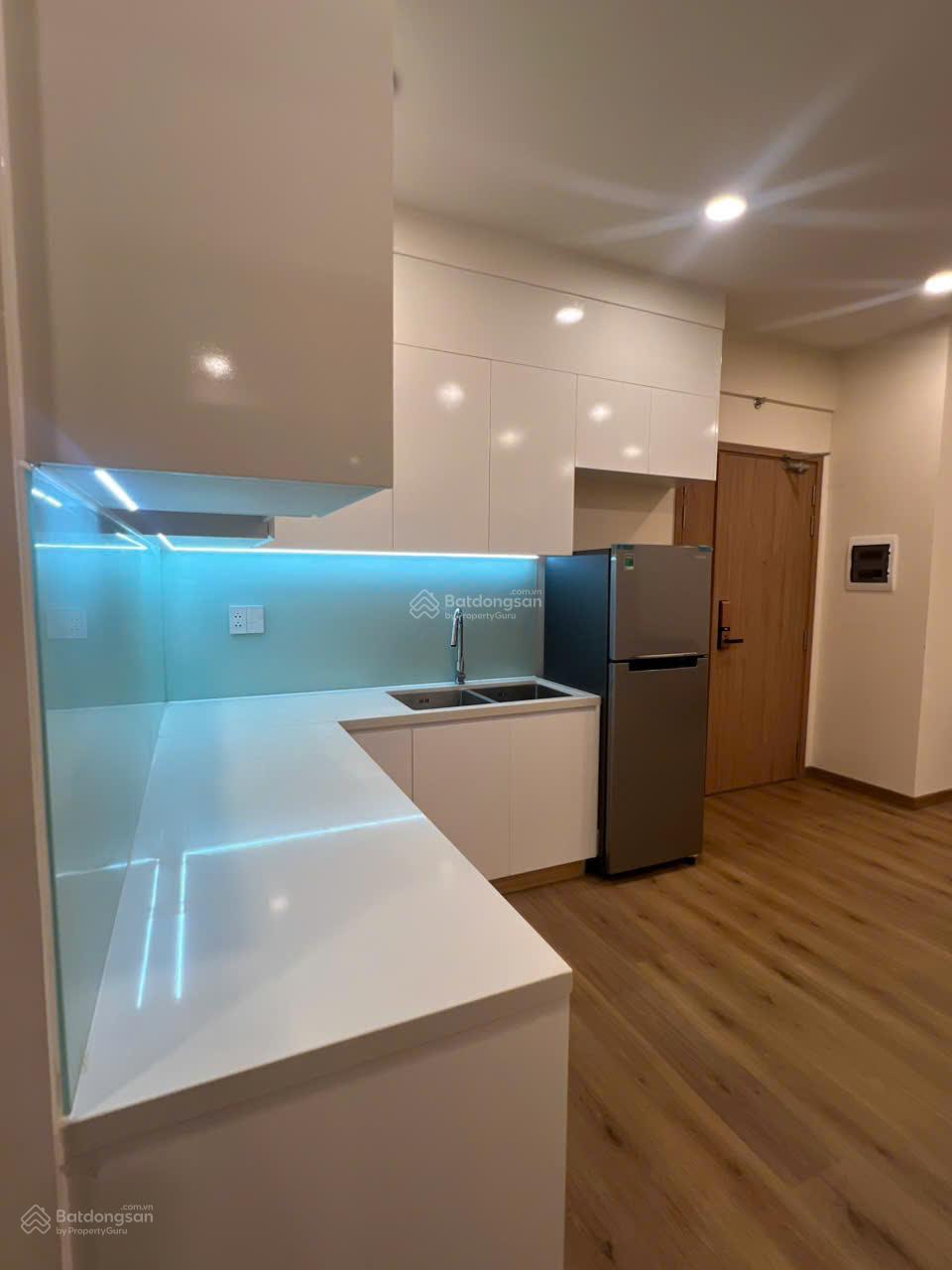 Cho thuê CH Viva Plaza. 73m2, 2PN, 2WC, nhà đầy đủ nội thất giá 10tr. Vào ở ngay. Hà 0917 987 ***