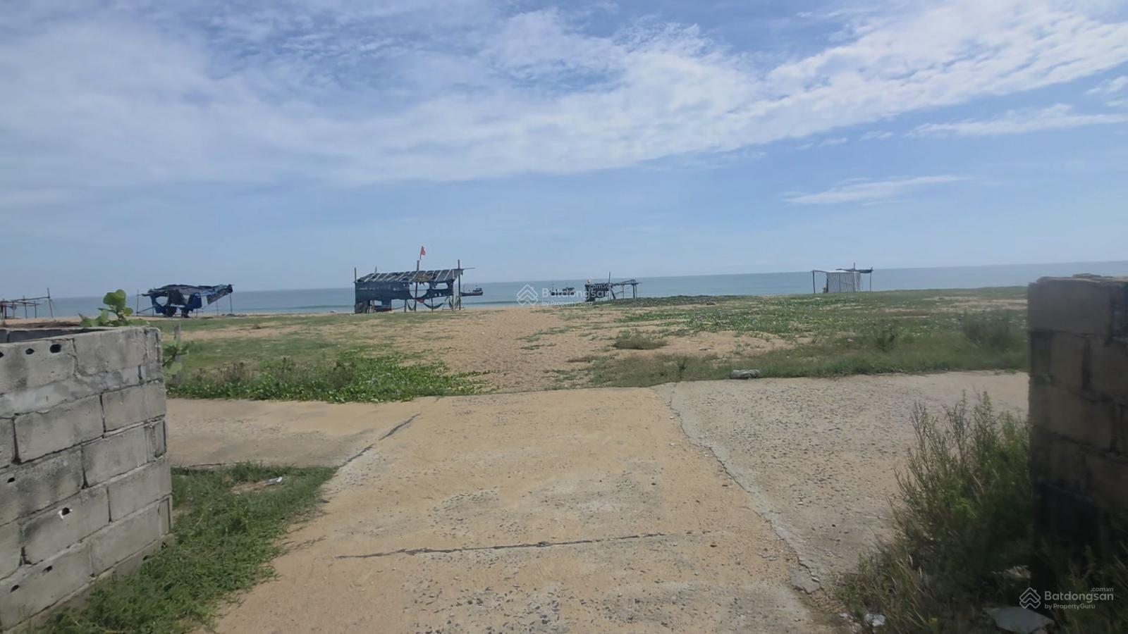 Cần Bán Lô Đất Rất Đẹp Sát Biển 454m2. Gần Sân Bay 7km. Rất Thích Hợp Làm Homestay.