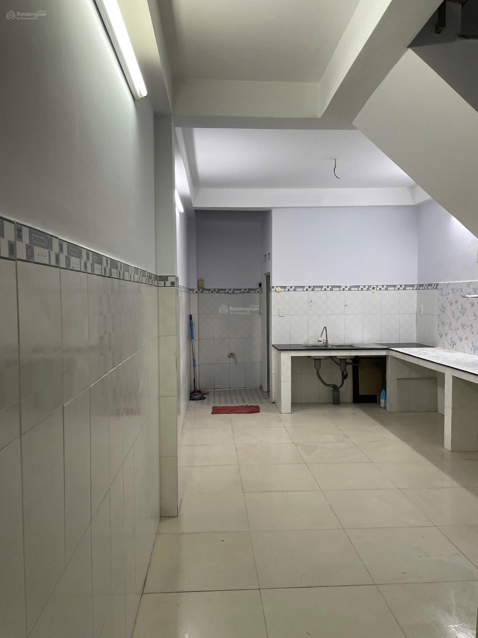 Chính chủ. Nhà 1 lững 2 lầu sân thượng Đs 30 P6 GV . Ngay chợ An Nhơn. DT 3.4 x 13 . Giá 5.5 tỷ Chính chủ. Nhà 1 lững 2 lầu sân thượng Đs 30 P6 GV . Ngay chợ An Nhơn. DT 3.4 x 13 . Giá 5.5 tỷ