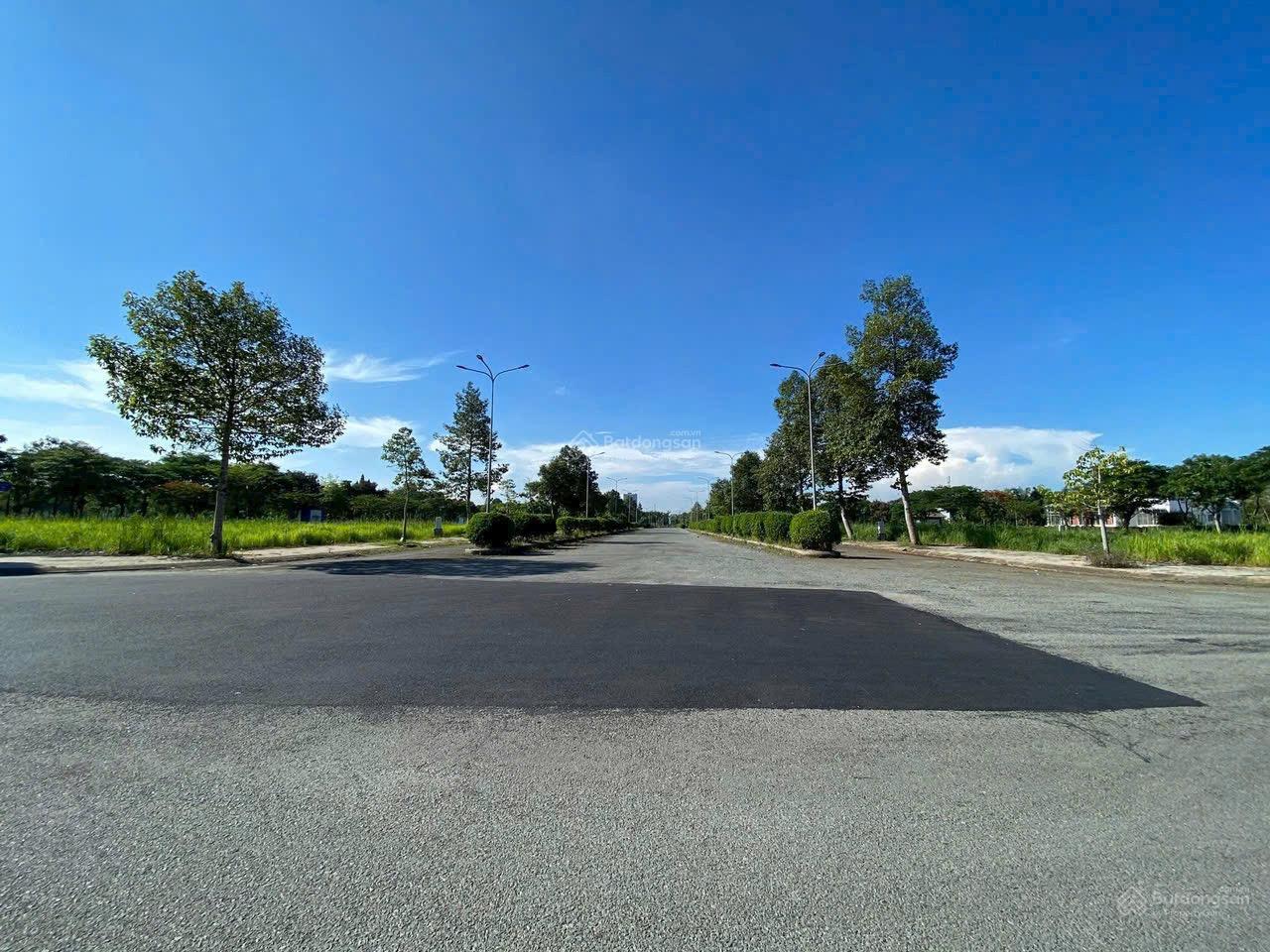 Đất nền KDC Phú Xuân Vạn Phát Hưng đường 14m, DT 6x22, giá 42tr/m2 Alo Em Thúy Tư vấn 24/7 Đất nền KDC Phú Xuân Vạn Phát Hưng đường 14m, DT 6x22, giá 42tr/m2 Alo Em Thúy Tư vấn 24/7