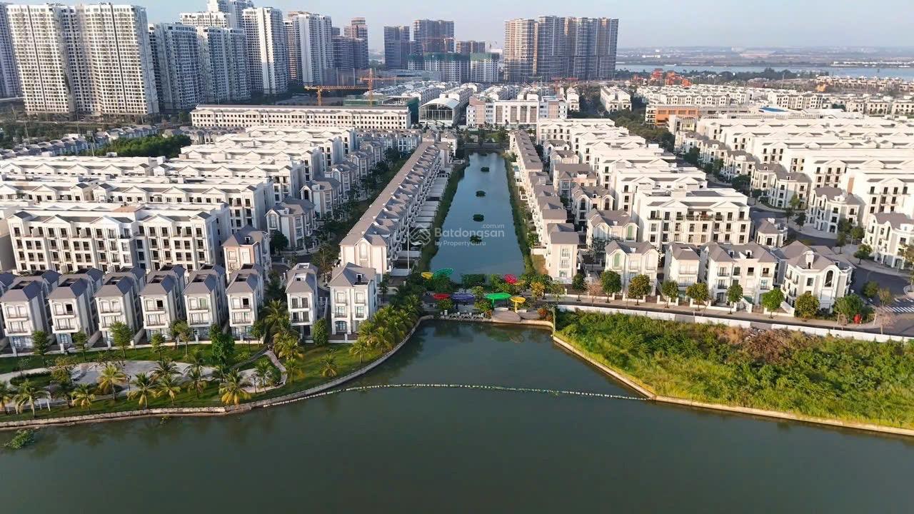 Căn 1pn+ tòa OS2 Opus One giá siêu rẻ 4.3 tỷ view hồ bơi vô cực và công viên ánh sáng