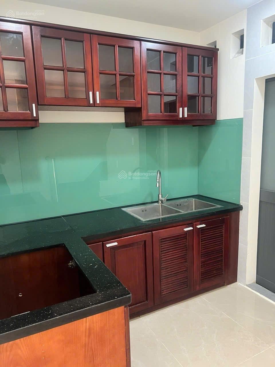 Chính chủ. Nhà Mặt Tiền Đs 8 P11. Kinh doanh buôn bán. DT 4 x 10 .Giá 8.7 Ty TL