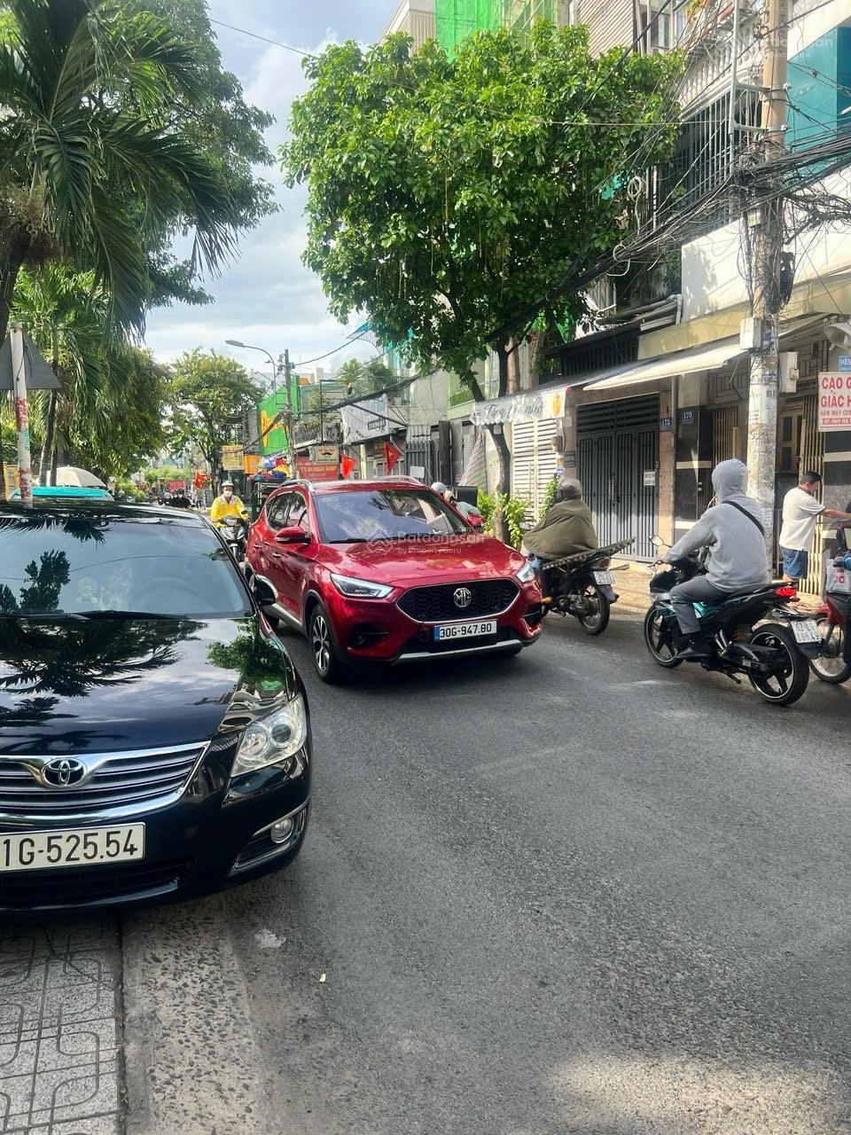 Chính chủ. Nhà Mặt Tiền Đs 8 P11. Kinh doanh buôn bán. DT 4 x 10 .Giá 8.7 Ty TL