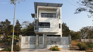 Đất song lập. DT: 10 x21m, đối diện công viên, tặng móng chỉ 42 tr/m2. LH: 0902.746,319