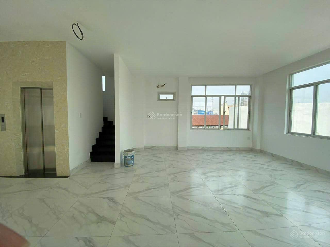 Cần cho thuê nhà MT Đường Cửu Long P.15 Q.10 ngay khu trung tâm Cư Xá Bắc Hải