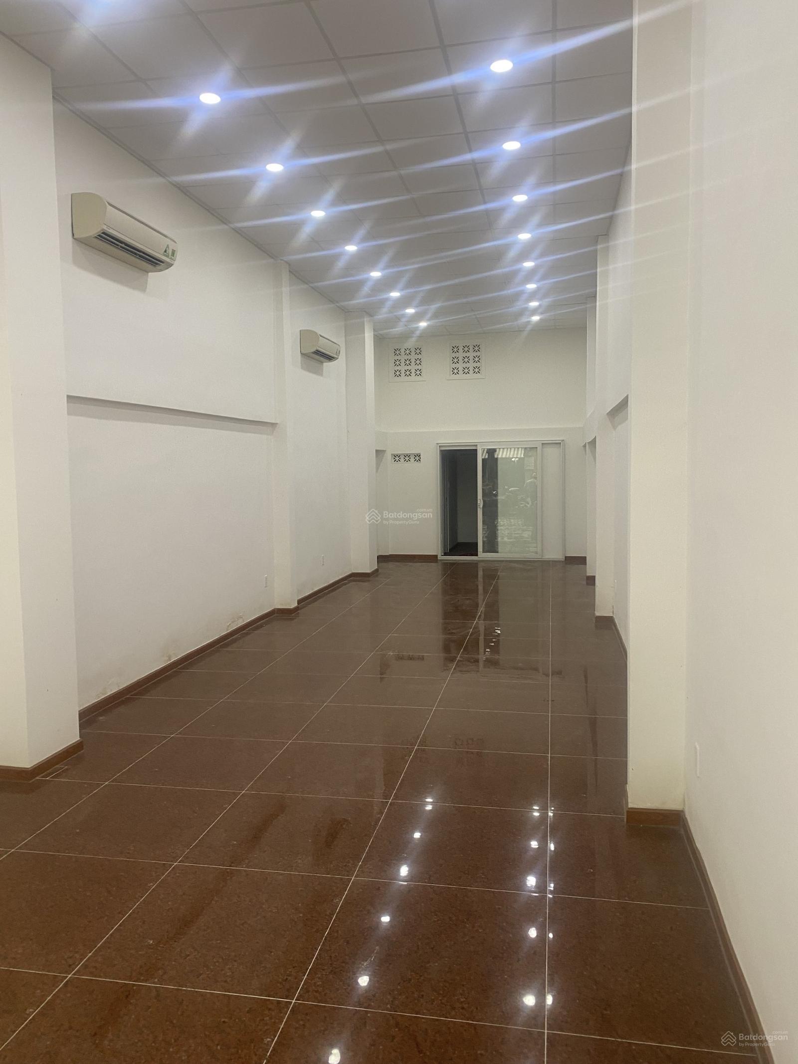 Chính Chủ Cần bán nhà số 117 Nguyễn thái Bình Q1 DT 4x18 giá 47.9 tỷ LH 0903 870 ***. Em huy.