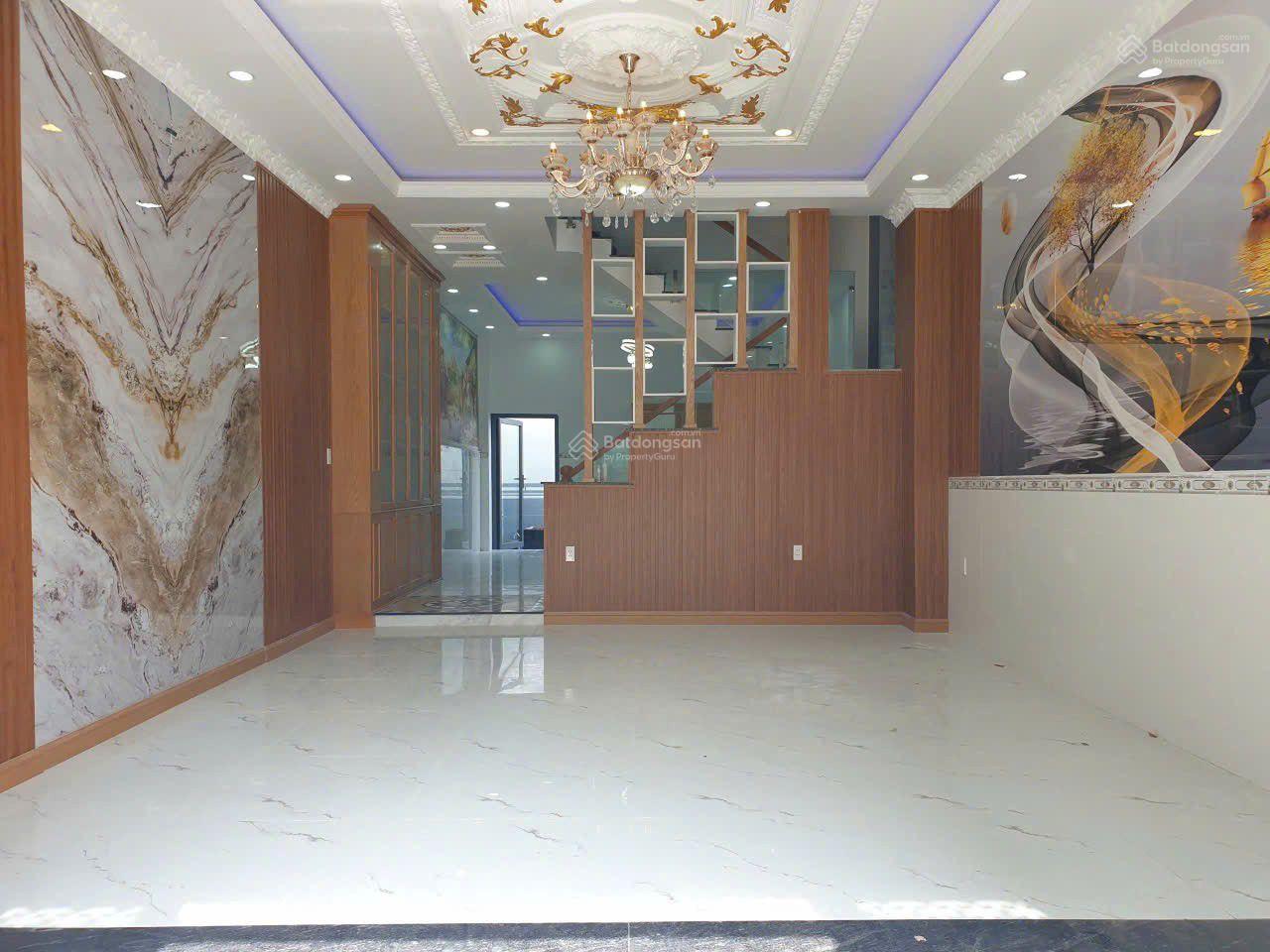 Nhà 1 trệt 2 lầu 5x17m, hẻm Nguyễn Thị Sóc vào 199m, gần Trường THPT Bà Điểm_Chợ Đầu Mối Hóc Môn