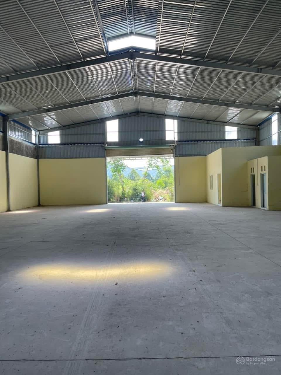 Cho Thuê Xưởng 1000m 55tr Tân Uyên 0907 838 ***