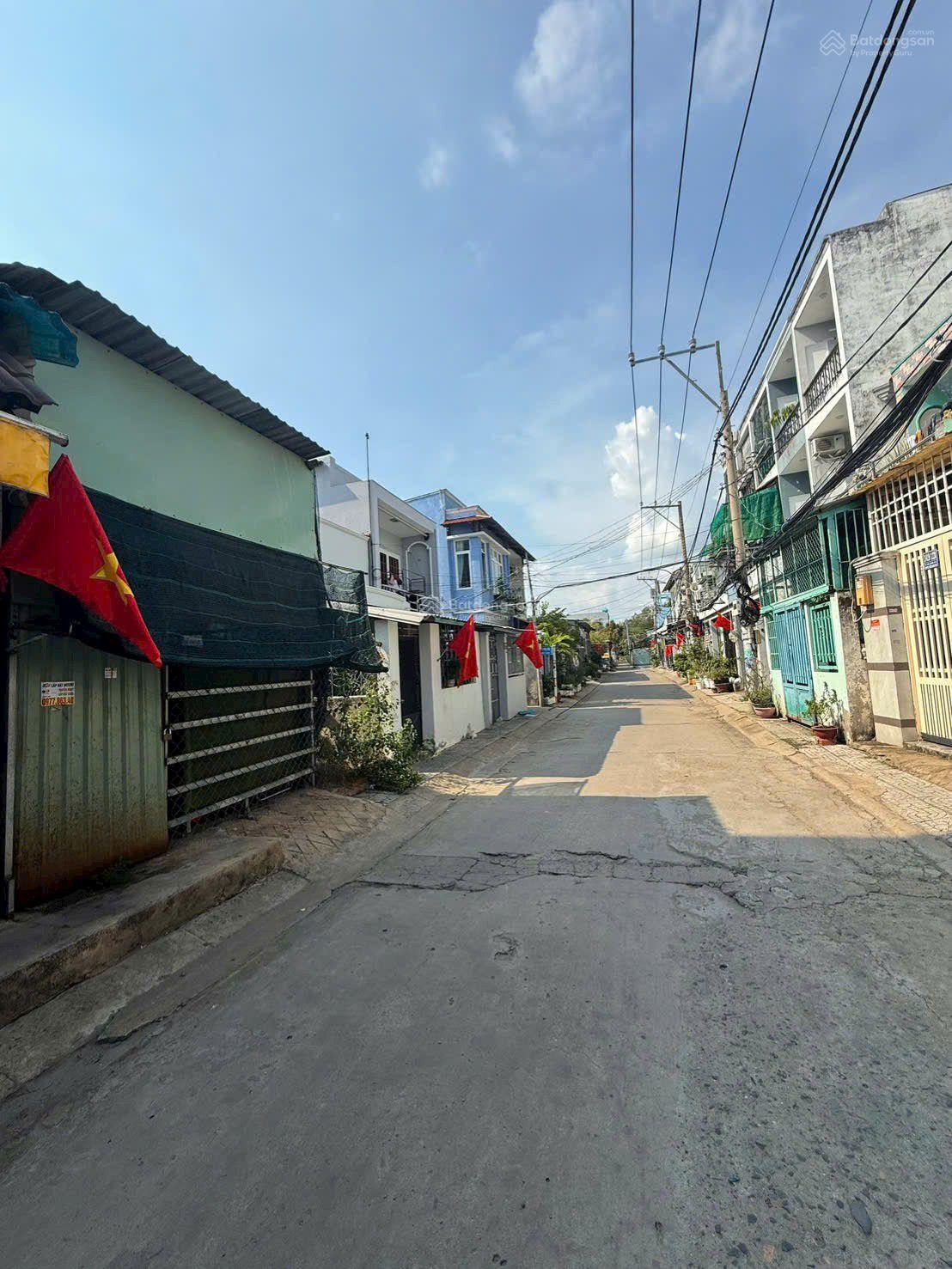 Hiếm bán - Nhà hẻm xe hơi 5,2 tỷ - 3 lầu - 4m x 18m - Xã Phước Kiển sát MT Lê Văn Lương