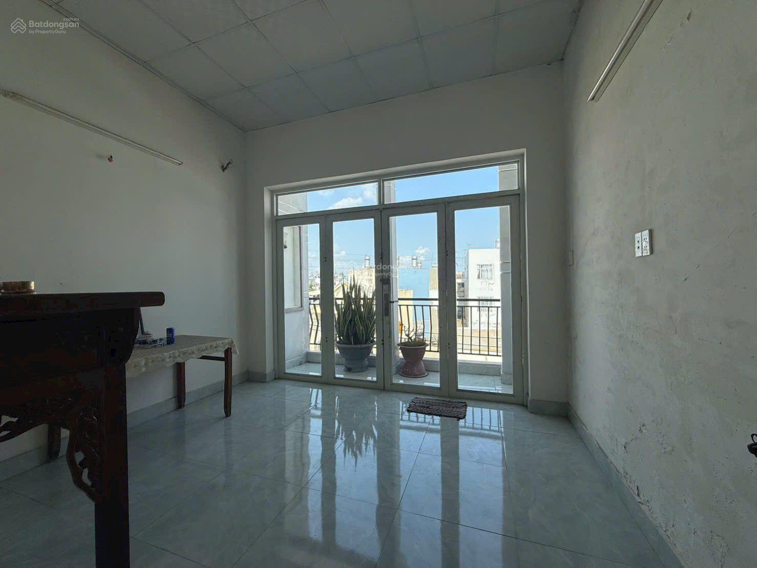 Hiếm bán - Nhà hẻm xe hơi 5,2 tỷ - 3 lầu - 4m x 18m - Xã Phước Kiển sát MT Lê Văn Lương