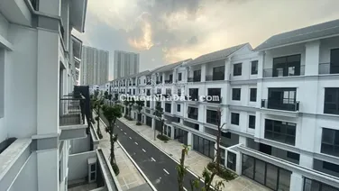 Chính chủ gửi bán căn liền kề Louis rẻ nhất thị trường có sổ đỏ giá rẻ 26,5 tỷ. LH: 0963 689 ***