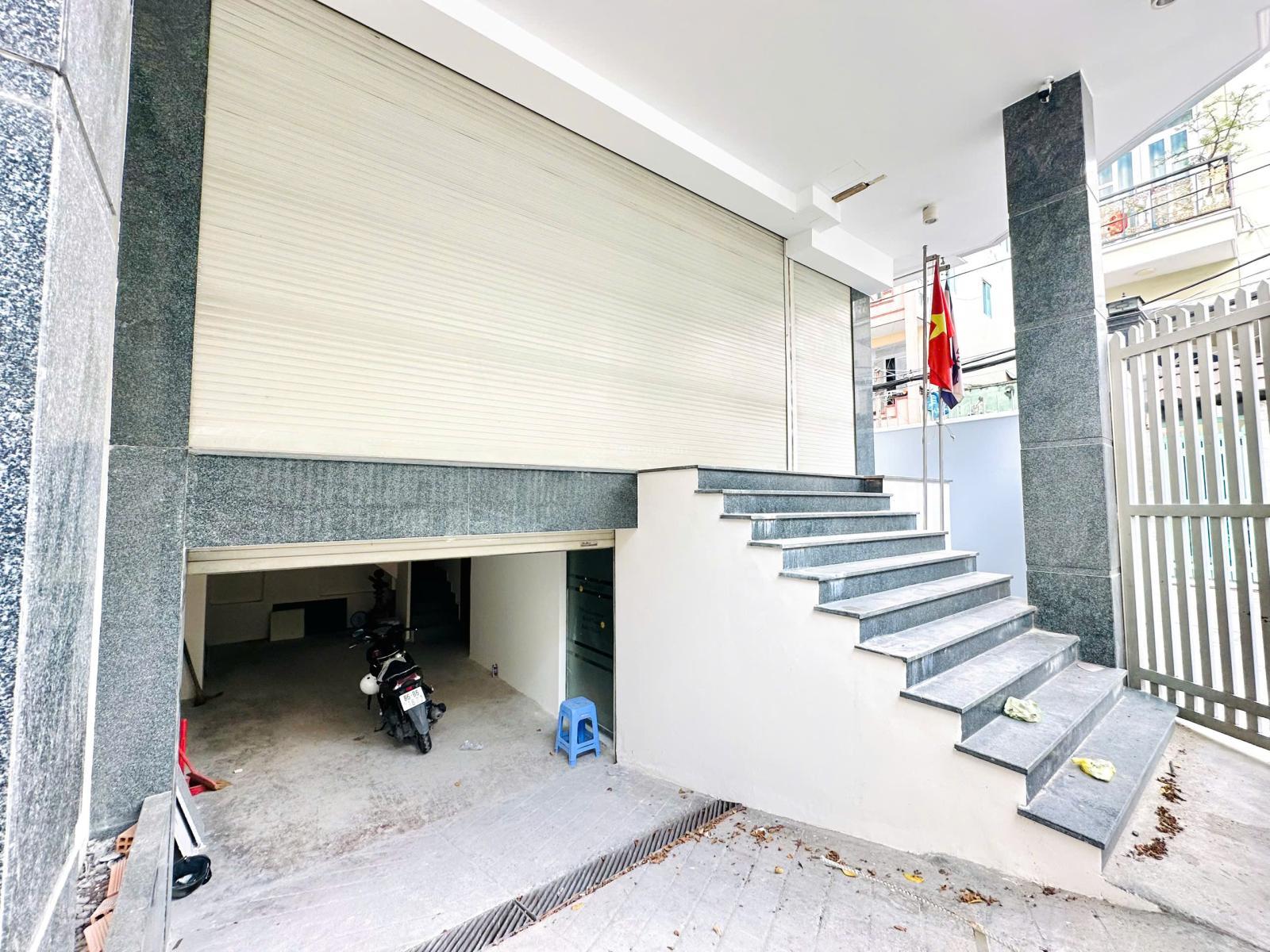 Cho thuê gấp tòa nhà văn phòng 60 triệu, 800m2 ở Bạch Đằng 2, p 2, Tân Bình, HCM