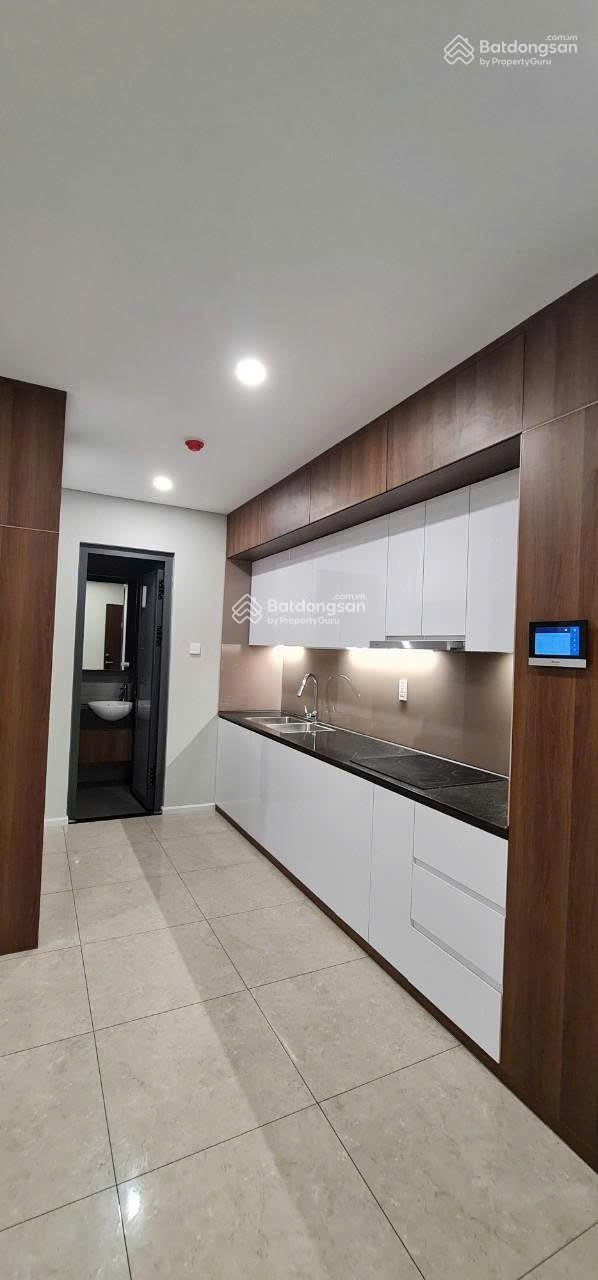 Bán chung cư Vĩnh Hội Q4 - ngay chân cầu Kênh Tẻ - 2PN 2WC 70m2 giá 5.5 tỷ - cam kết thật 100%