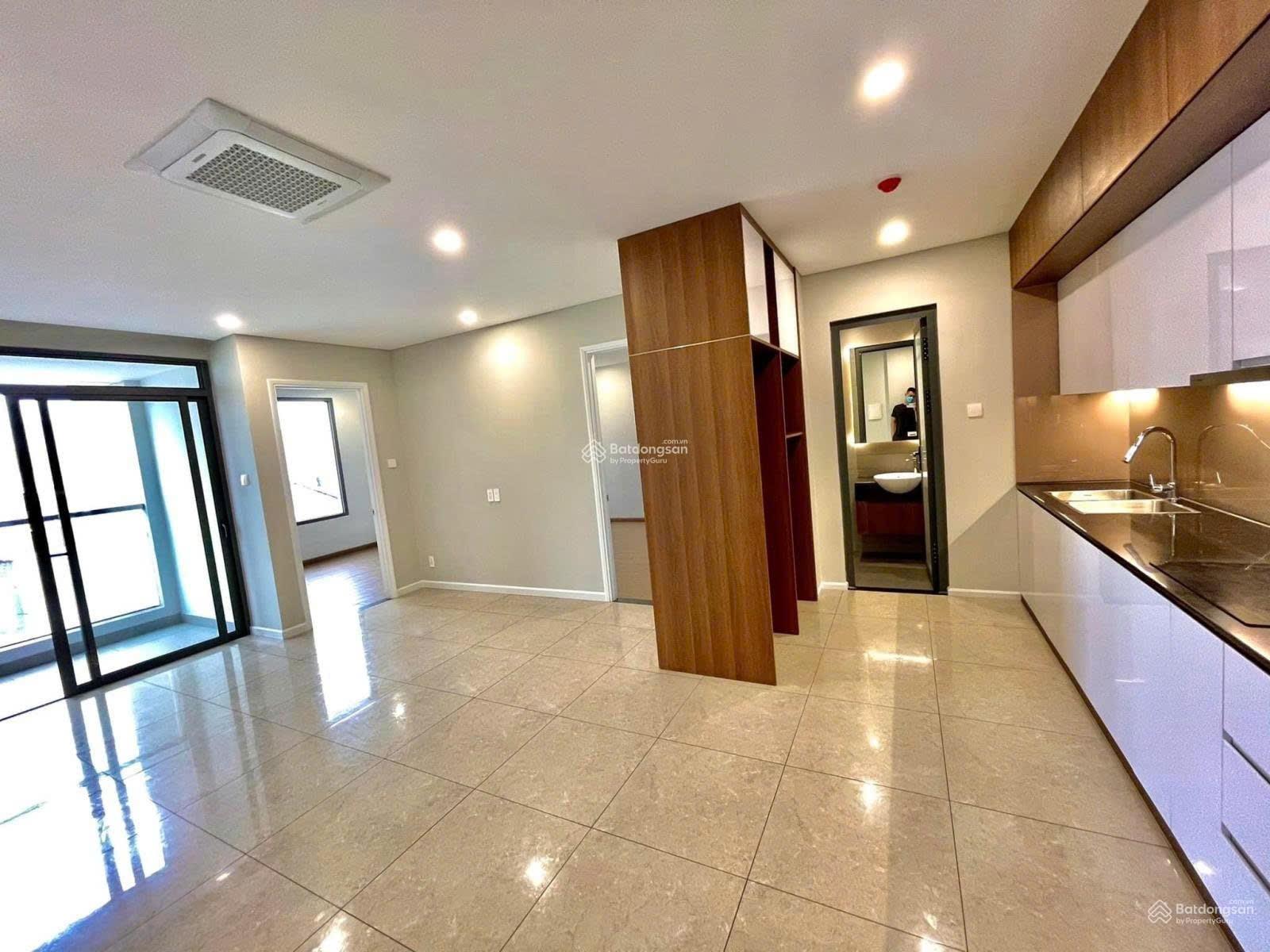 Bán chung cư Vĩnh Hội Q4 - ngay chân cầu Kênh Tẻ - 2PN 2WC 70m2 giá 5.5 tỷ - cam kết thật 100%