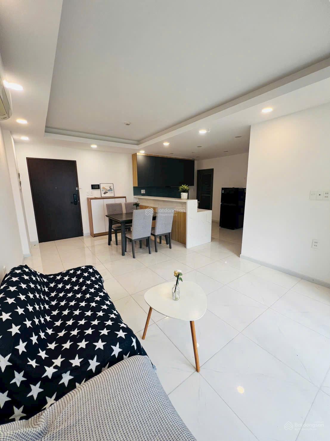 Bán căn góc C/C Hưng Phúc Nguyễn Lương Bằng Q7. DT 76m2-2PN-2WC full nội thất. Giá: 7,3 tỷ