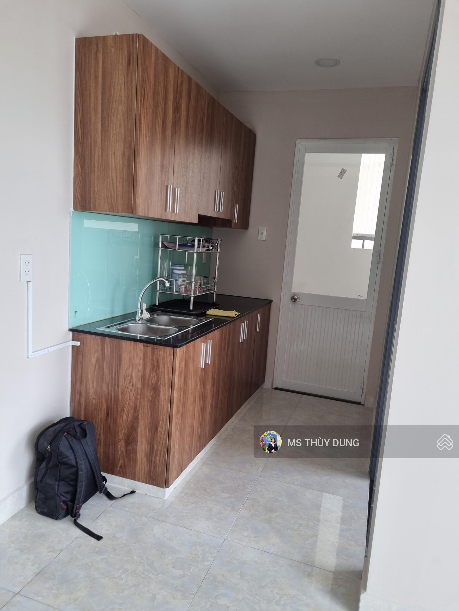 Căn 60m2 tầng 10 giá 2,3 tỷ tại Blue Sky Tower, quận 2. ĐT 0909 456 ***