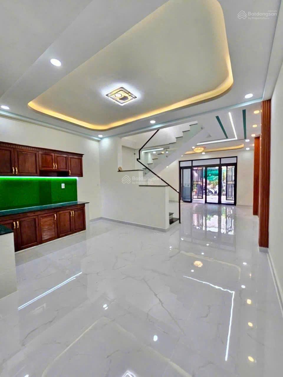 Bán nhà 4 tầng, Lê Văn Lương, ngay cầu Long Kiển, 5x18m, đường 10m, giá 6.3 tỷ