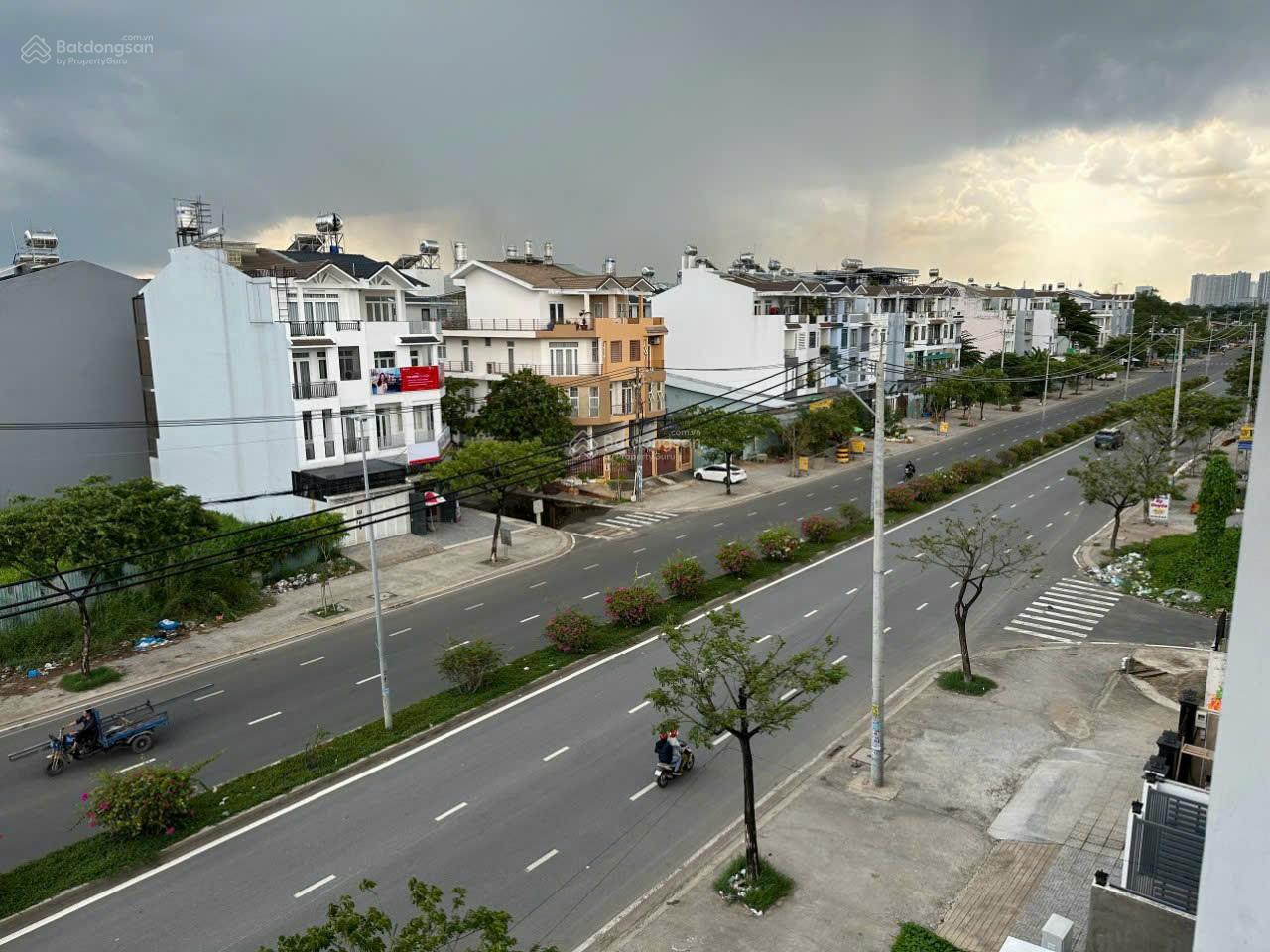 Cần bán nền đất vị trí đẹp KDC Đại Phúc. DT 100m2. Giá chỉ còn 75tr/m2. LH E. Dung 0931 017 ***