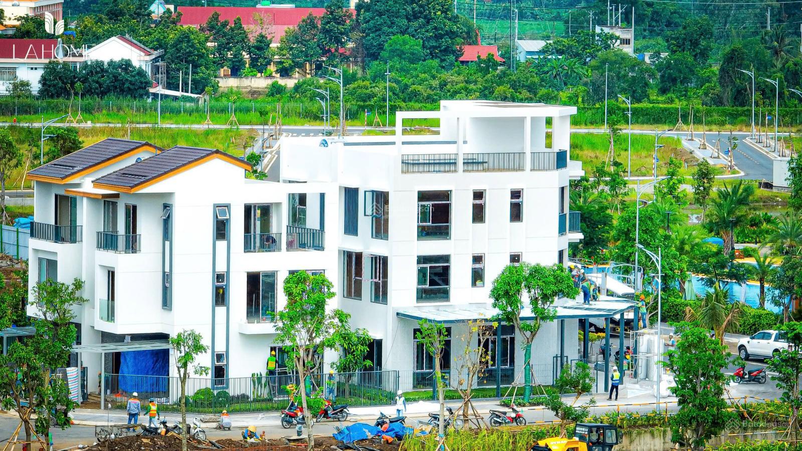 Nhà mặt phố ngay đường Võ Văn Kiệt nối dài. giá chỉ từ 3ty7. thanh toán trả góp.