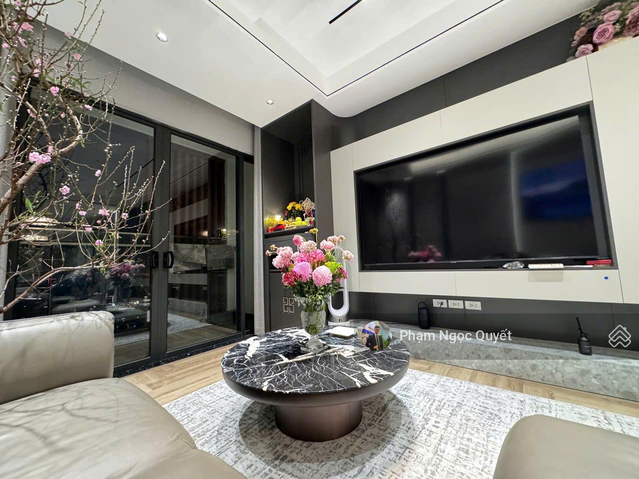 Chính chủ bán căn 105m2, 3PN + 2WC tầng trung full NT đẹp giá 13,69 tỷ CC BRG The Diamond Residence