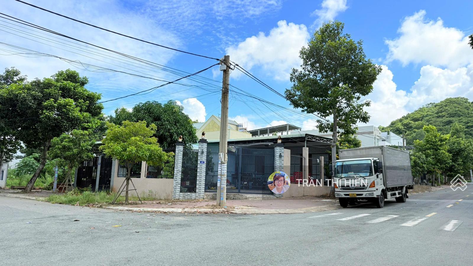 Bán nhà lô góc 2 mặt tiền Điện Biên Phủ - tái định cư Long Hải - 20m x 11m - cách biển chỉ 2km