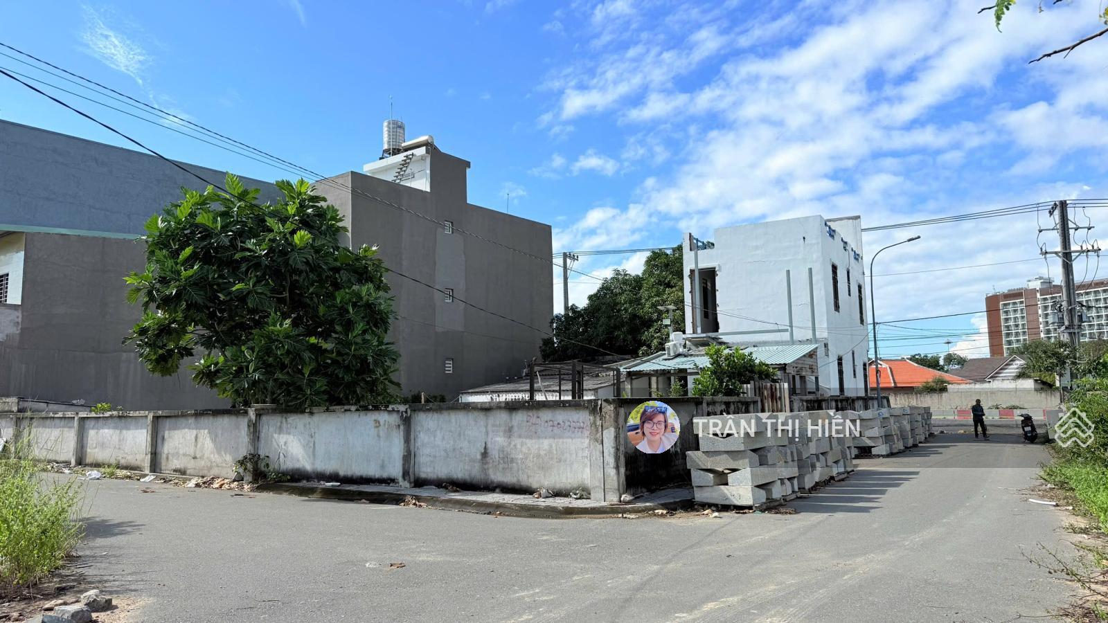 Lô góc 2 mặt tiền ngay đường Nguyễn Tất Thành - Long Hải - cách bãi tắm Charm Resort 500m - 13x23m Lô góc 2 mặt tiền ngay đường Nguyễn Tất Thành - Long Hải - cách bãi tắm Charm Resort 500m - 13x23m