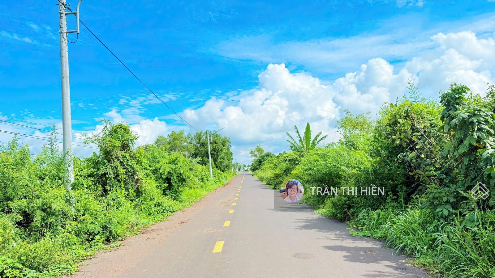 Hạ giá siêu rẻ thị trấn Đất Đỏ - BRVT - Chỉ 2tr/m2 - DT 2564m2 - 240m2 thổ cư; ngang 40m mặt tiền