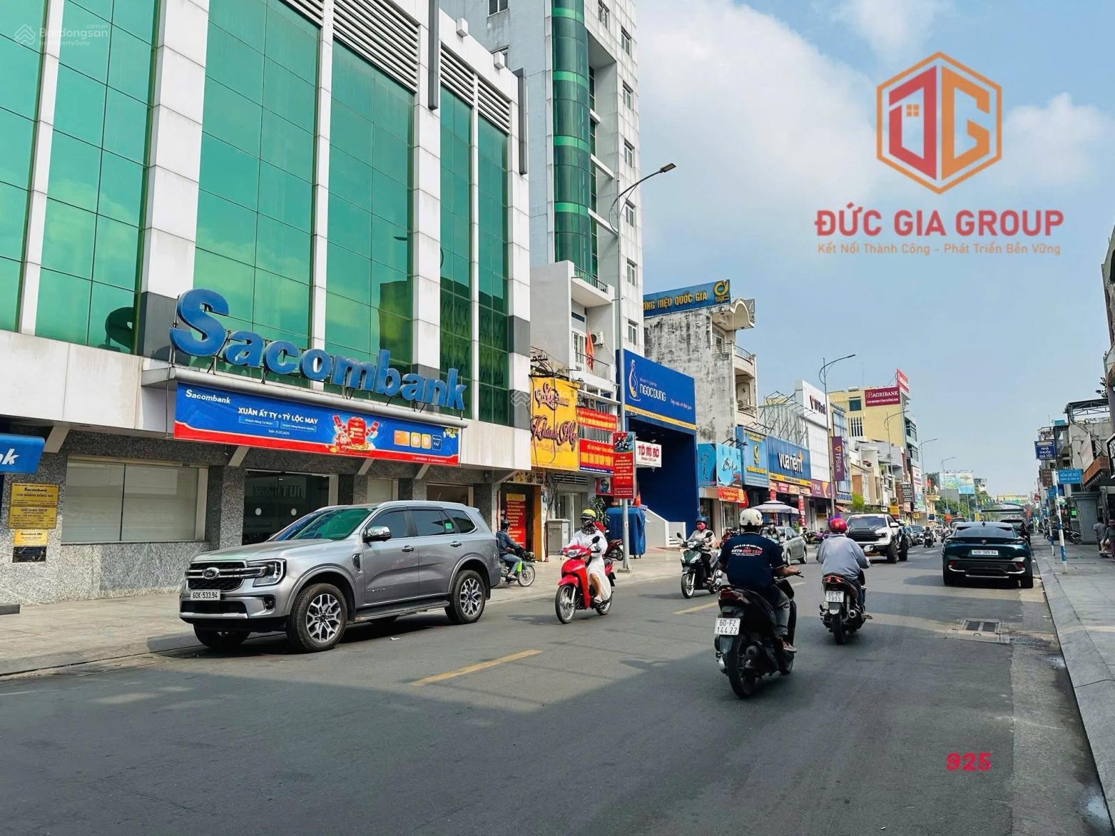 Cho thuê toà nhà 1 trệt 3 lầu mới đẹp mặt tiền đường 30/4, trung tâm Biên Hoà