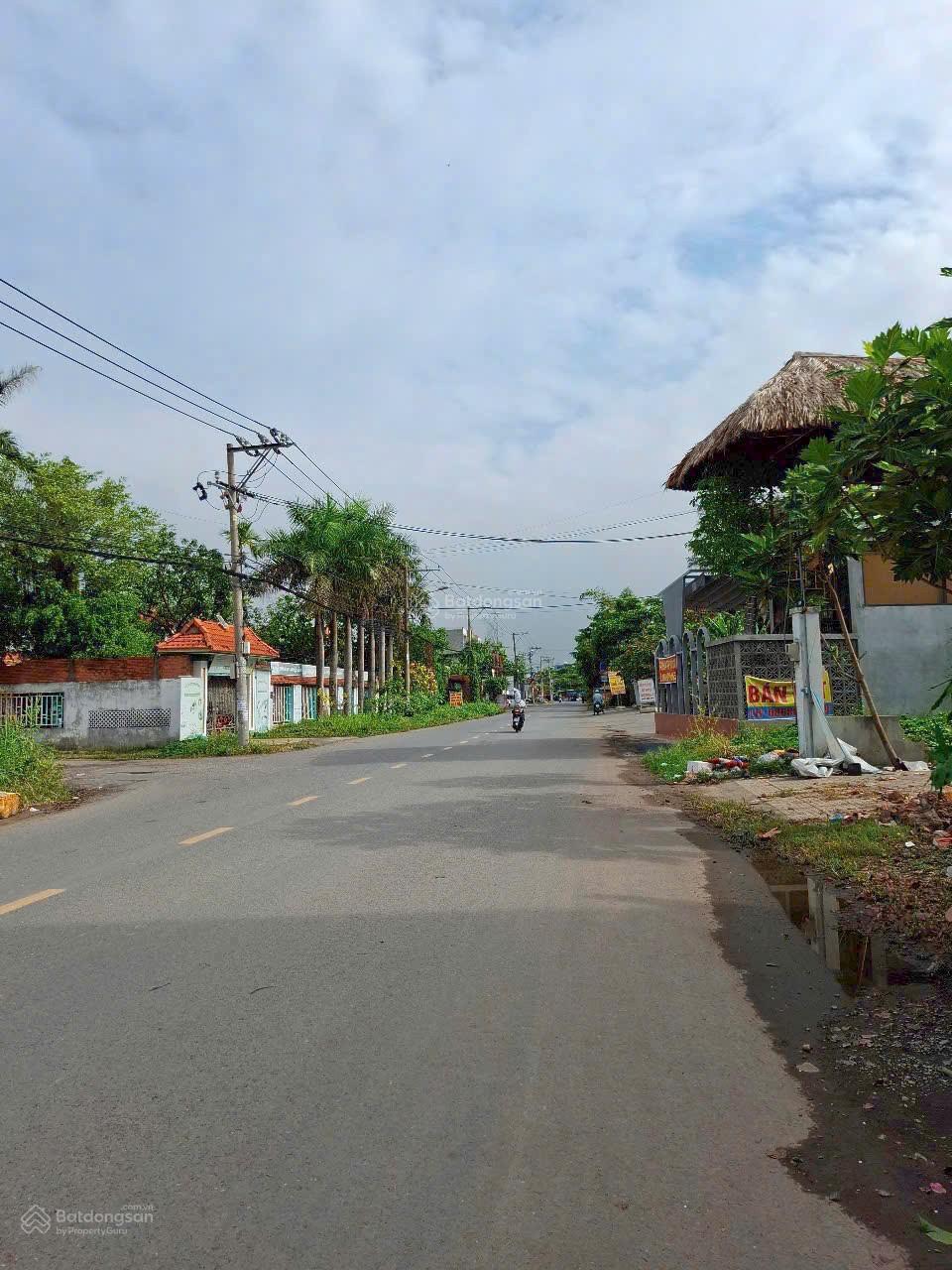 Bán lô đất mặt tiền hẻm 47 Trường Lưu, phường Long Trường. 61.5m2 giá 4 tỷ