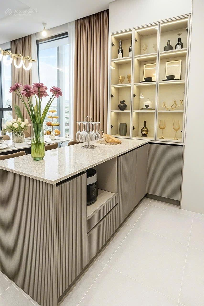 Mới ra: Căn 3PN - 118m2 - Giá chỉ 11 tỷ. Full nội thất cao cấp. Chủ nhà thiện chí gặp để đàm phán