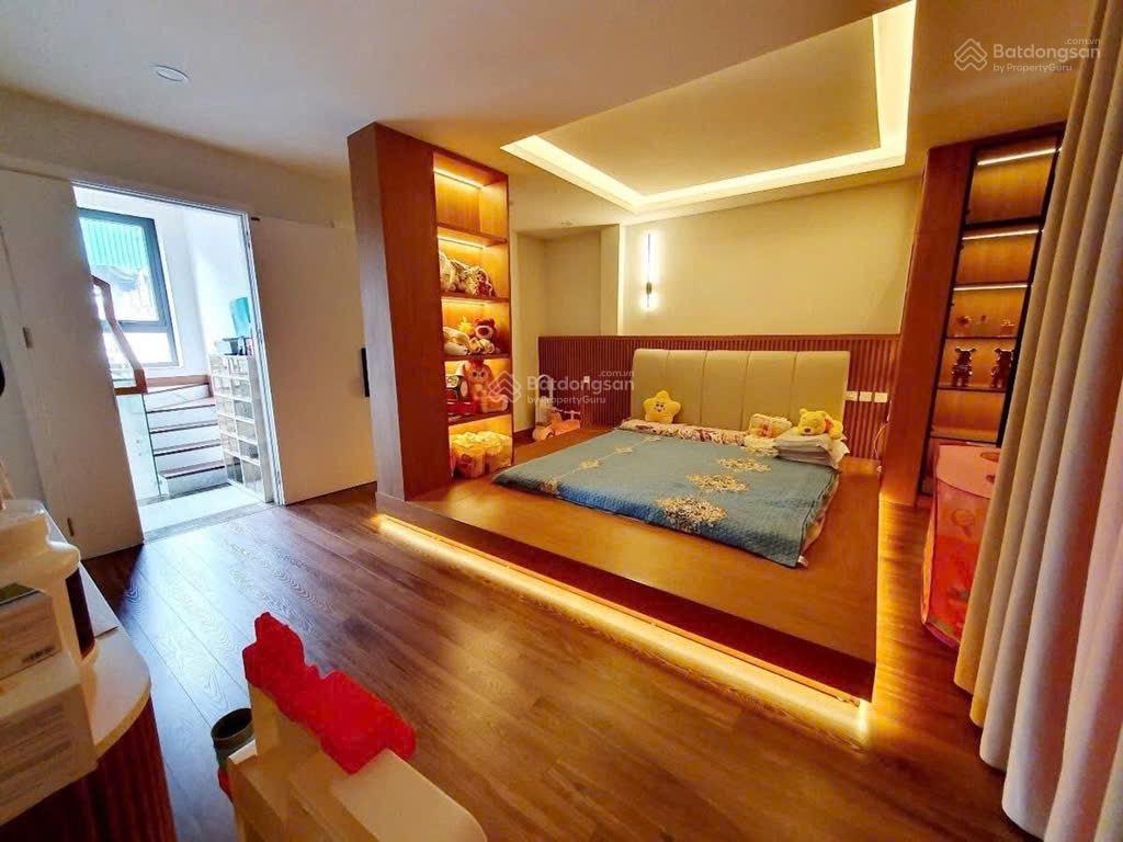 Cho thuê liền kề ngõ 40 Xuân La 90m*6T, thang máy đầy đủ nội thất nhập khẩu, hiện đại LH 0339 937 ***